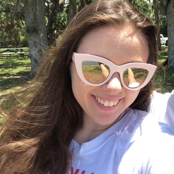 Meet your Posher, Carissa - Picture 1 of 1